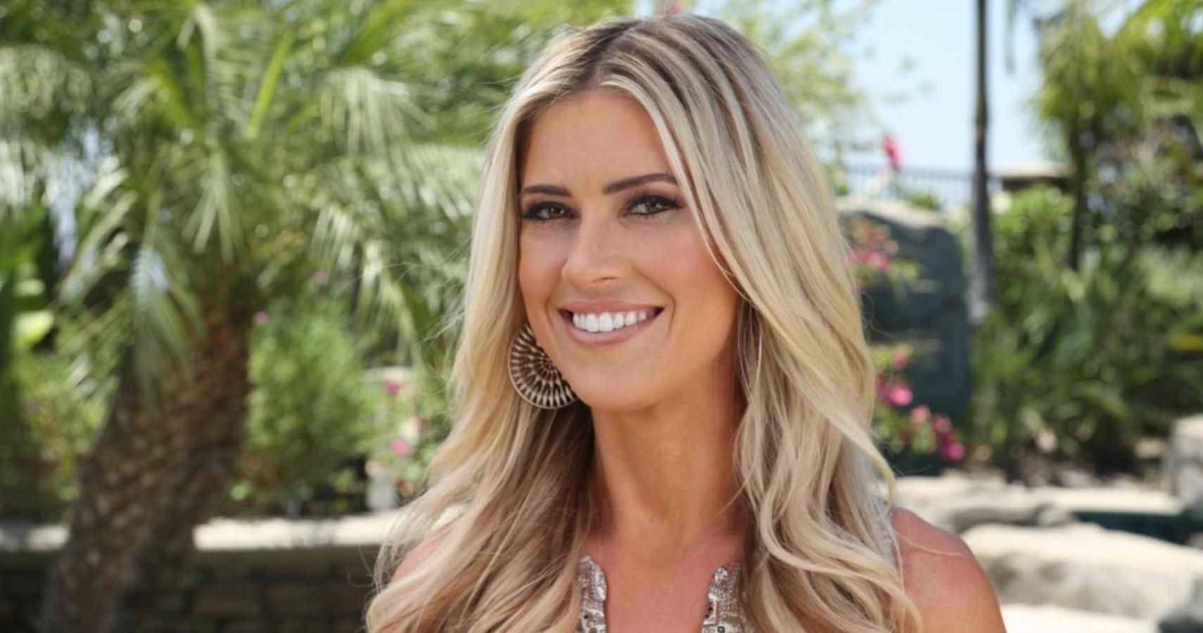 Christina El Moussa Of Flip Or Flop Fame Shows Off Wedding Pics With