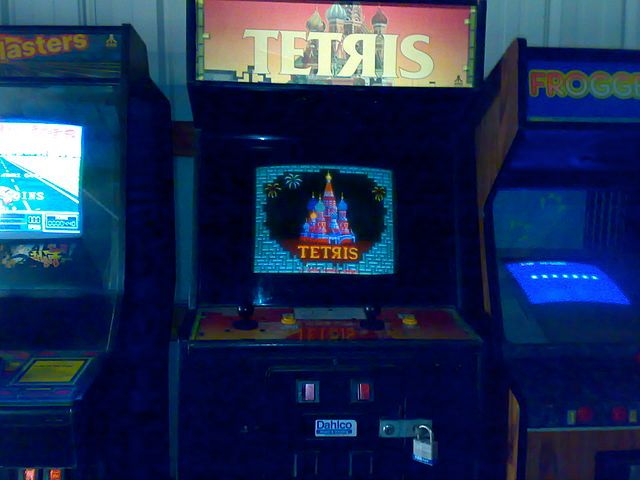 A Picture Of A Tetris Arcade Game Machine
