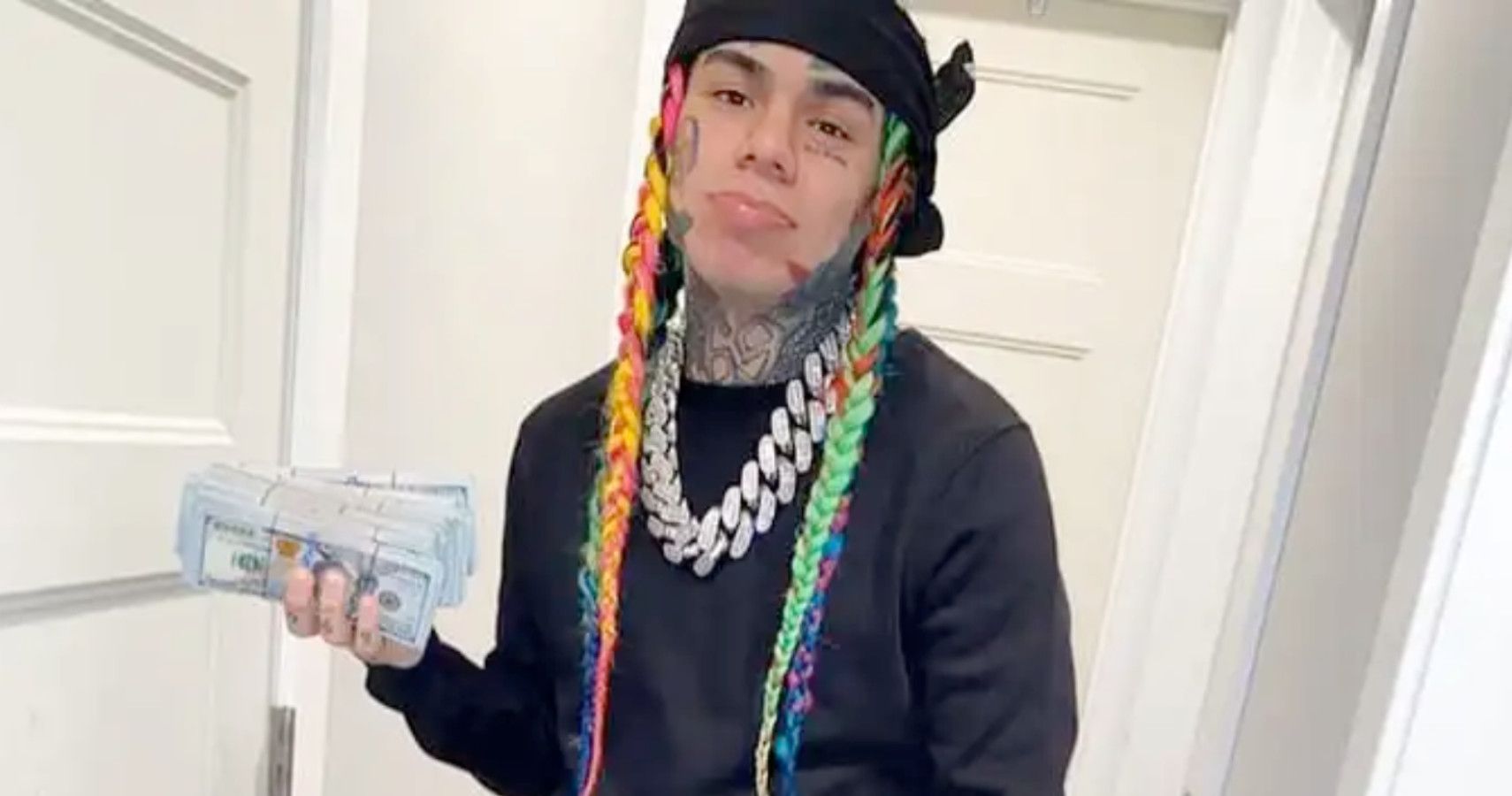 Tekashi 6ix9ine’s Bodyguard Offers To Fight His Attackers For $10,000