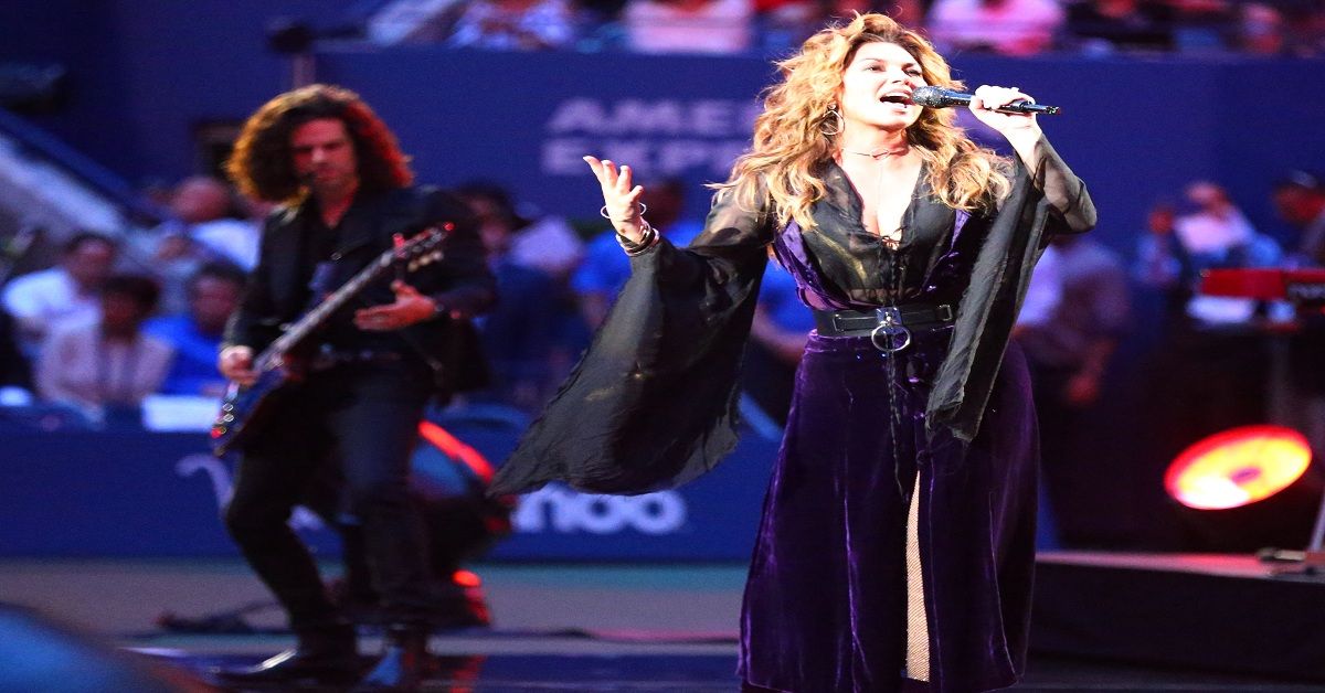 Shania Twain emceeing ACM stage Performance Highlights and Creative Shifts