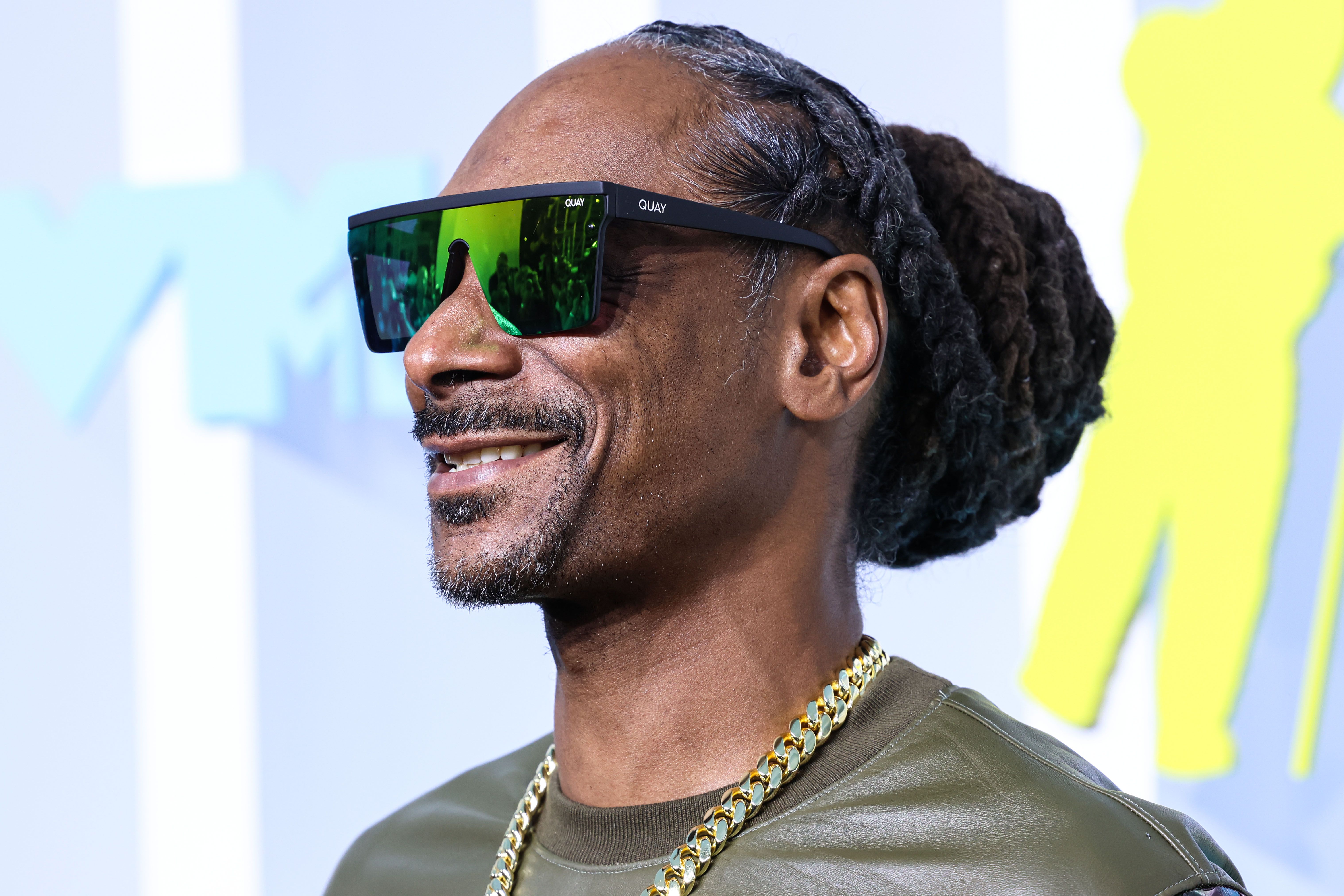 Snoop Dogg's Empire: Unveiling His Astounding Net Worth