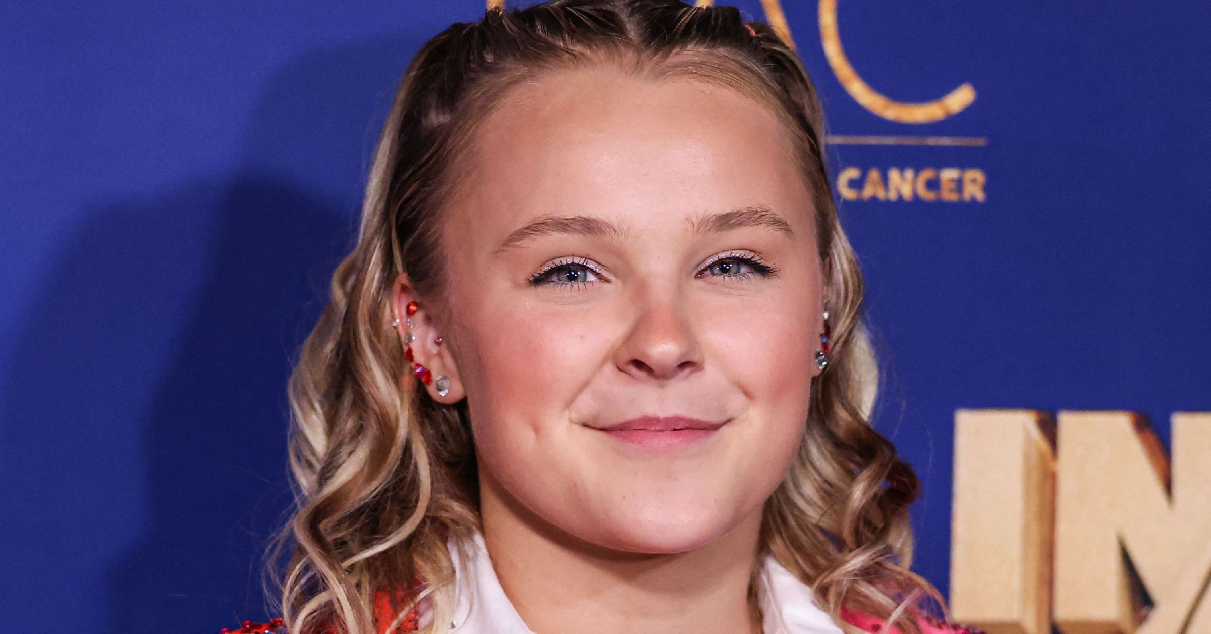 JoJo Siwa Spoils New Girlfriend With $30,000 Birthday Trip To Hawaii