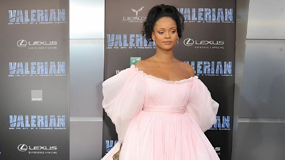 Rihanna in Pink